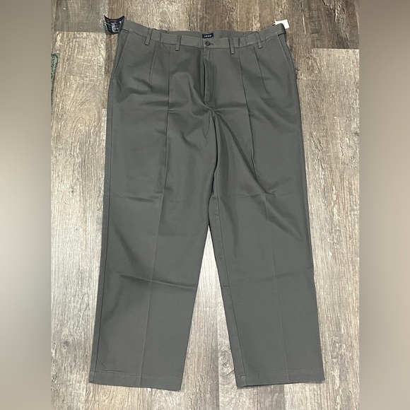 FINAL PRICE NWT IZOD Men's Gray Slacks - Picture 5 of 8